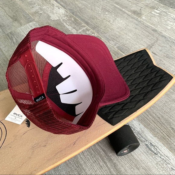 π₯π₯RVCA - TITLE TRUCKER HATπ₯π₯ - Picture 2 of 3
